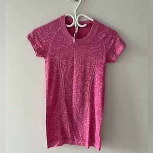 LULULEMON Size 4 Swiftly Tech Short-Sleeve Shirt